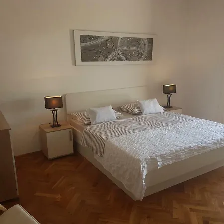 Podbarje Pensión 3*